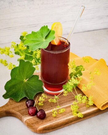 Frauenmantel Kirsch Elixier | © SONNENTOR